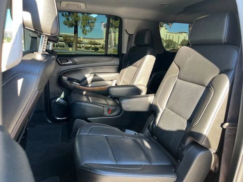 Used 2018 Chevrolet Suburban Premier image 15