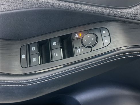 Used 2023 Nissan Rogue SV AWD/4WD image 15