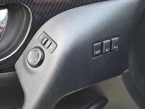 Used 2018 Nissan Rogue SL FWD image 9