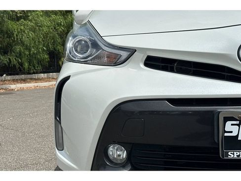 Used 2016 Toyota Prius V Five w/ Advanced Technology Package FWD image 11