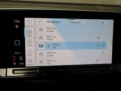 New 2026 Volkswagen Atlas Cross Sport SEL R-Line image 9