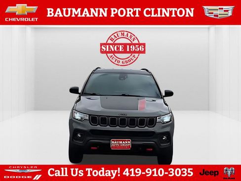 Used 2023 Jeep Compass Trailhawk image 1