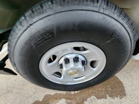 Used 2024 Chevrolet Express 3500 LS image 9