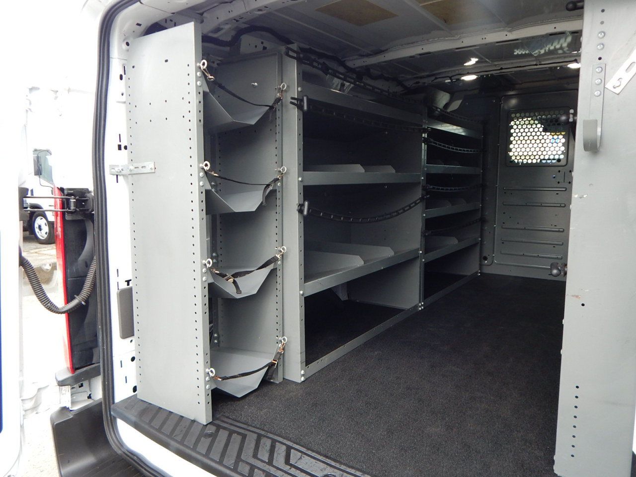 Used 2022 Ford Transit 250 Low Roof RWD image 4