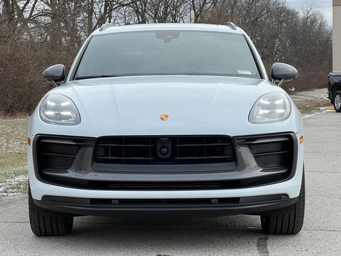 Certified 2025 Porsche Macan Turbo image 7