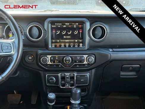 Used 2023 Jeep Wrangler Unlimited Sahara w/ Cold Weather Group image 16