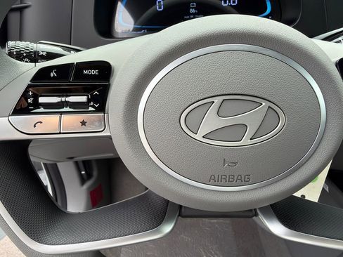 New 2026 Hyundai Elantra SE FWD image 27