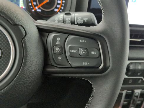 Used 2025 Jeep Wrangler Sport S image 25