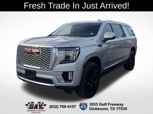 Used 2022 GMC Yukon XL Denali w/ Denali Premium Package AWD/4WD image 3
