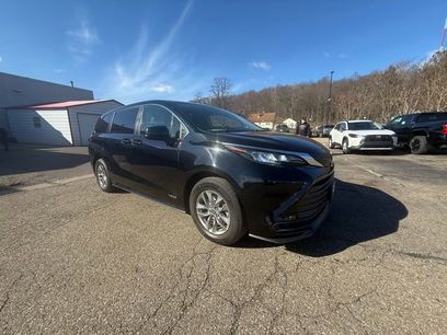 Used 2021 Toyota Sienna LE