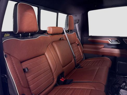 New 2025 GMC Sierra 3500 Denali Ultimate image 28