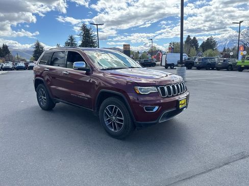 Used 2017 Jeep Grand Cherokee Limited w/ Luxury Group II image 3