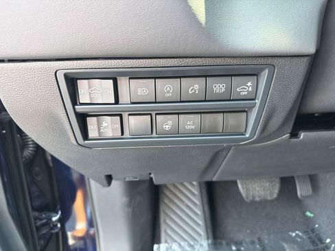 Used 2026 Toyota Tundra Platinum AWD/4WD image 13
