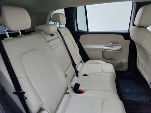 Certified 2022 Mercedes-Benz GLB 250 4MATIC w/ Premium Package Lite image 29