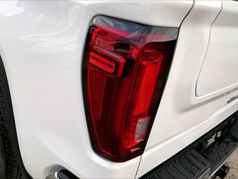 Used 2025 GMC Sierra 1500 SLT image 28