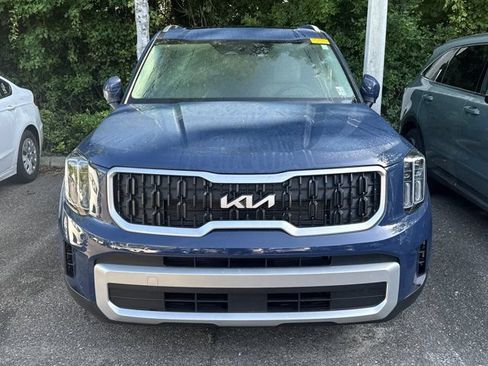 Used 2025 Kia Telluride EX FWD image 9