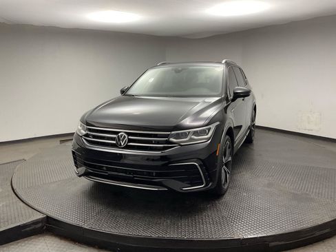 Used 2023 Volkswagen Tiguan SEL R-Line AWD/4WD image 3