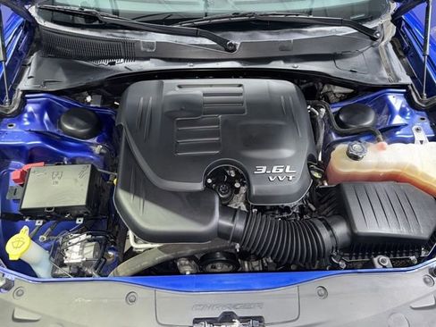 Used 2020 Dodge Charger SXT RWD image 7