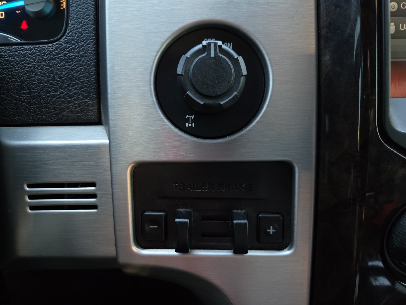 Used 2014 Ford F150 Platinum RWD image 17