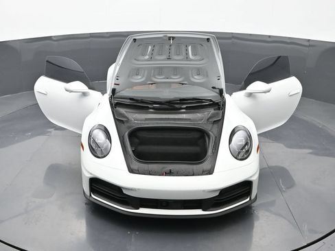 Certified 2025 Porsche 911 Carrera RWD image 28