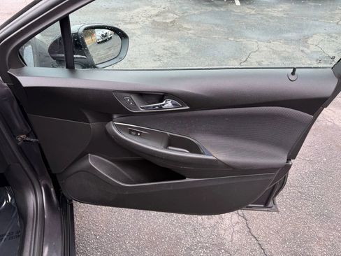 Used 2017 Chevrolet Cruze LT w/ Convenience Package image 20