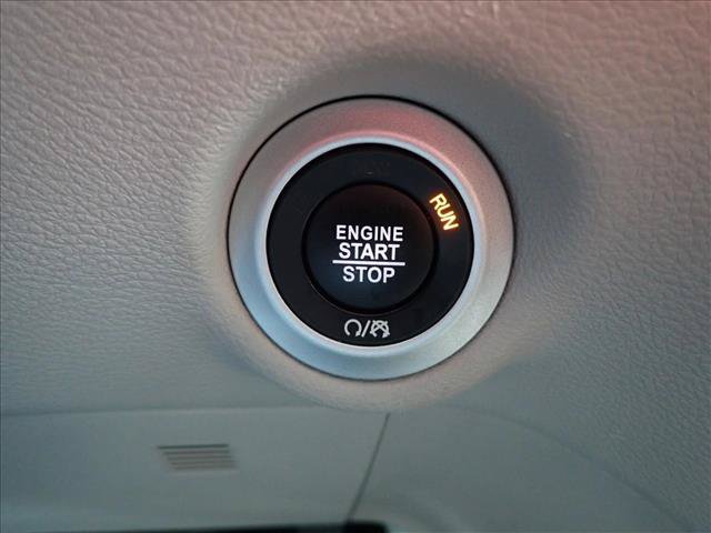 Used 2024 Chrysler Pacifica Touring-L FWD image 22