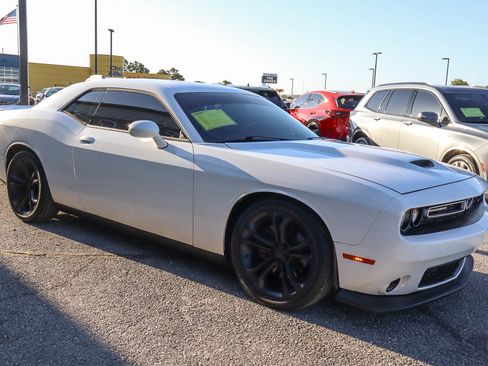 Used 2020 Dodge Challenger R/T RWD image 3