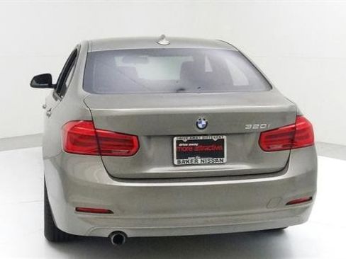 Used 2018 BMW 320i Sedan w/ Convenience Package RWD image 6