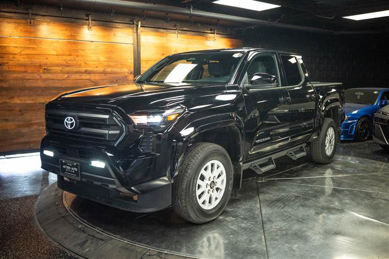 Used 2026 Toyota Tacoma SR5 AWD/4WD image 2