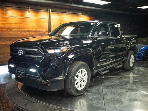 Used 2026 Toyota Tacoma SR5 AWD/4WD image 2