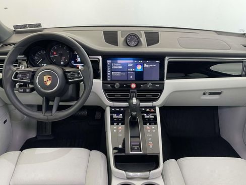 Used 2024 Porsche Macan image 25