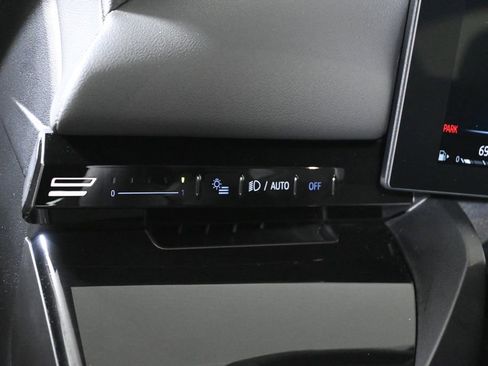 Used 2026 BMW 530i xDrive w/ Premium Package image 26