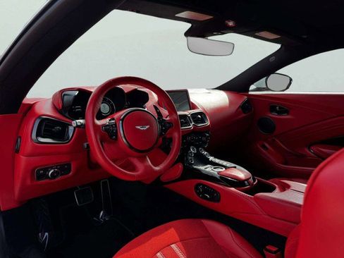 Used 2023 Aston Martin V8 Vantage Coupe image 20