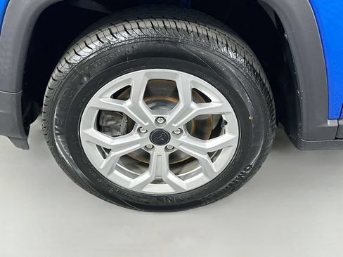 Used 2025 Jeep Compass Latitude AWD/4WD image 30