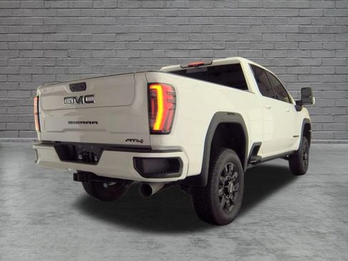 Used 2024 GMC Sierra 2500 AT4 w/ Technology Package AWD/4WD image 2