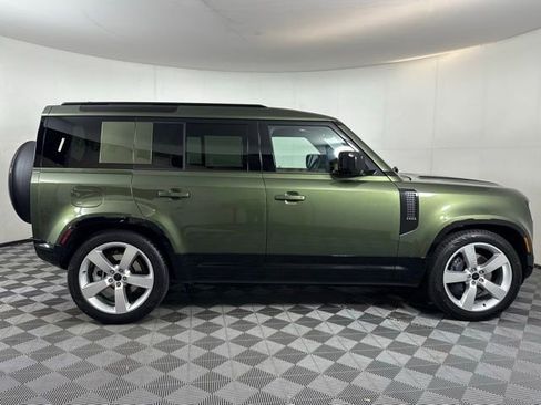 New 2026 Land Rover Defender 110 X-Dynamic SE image 9