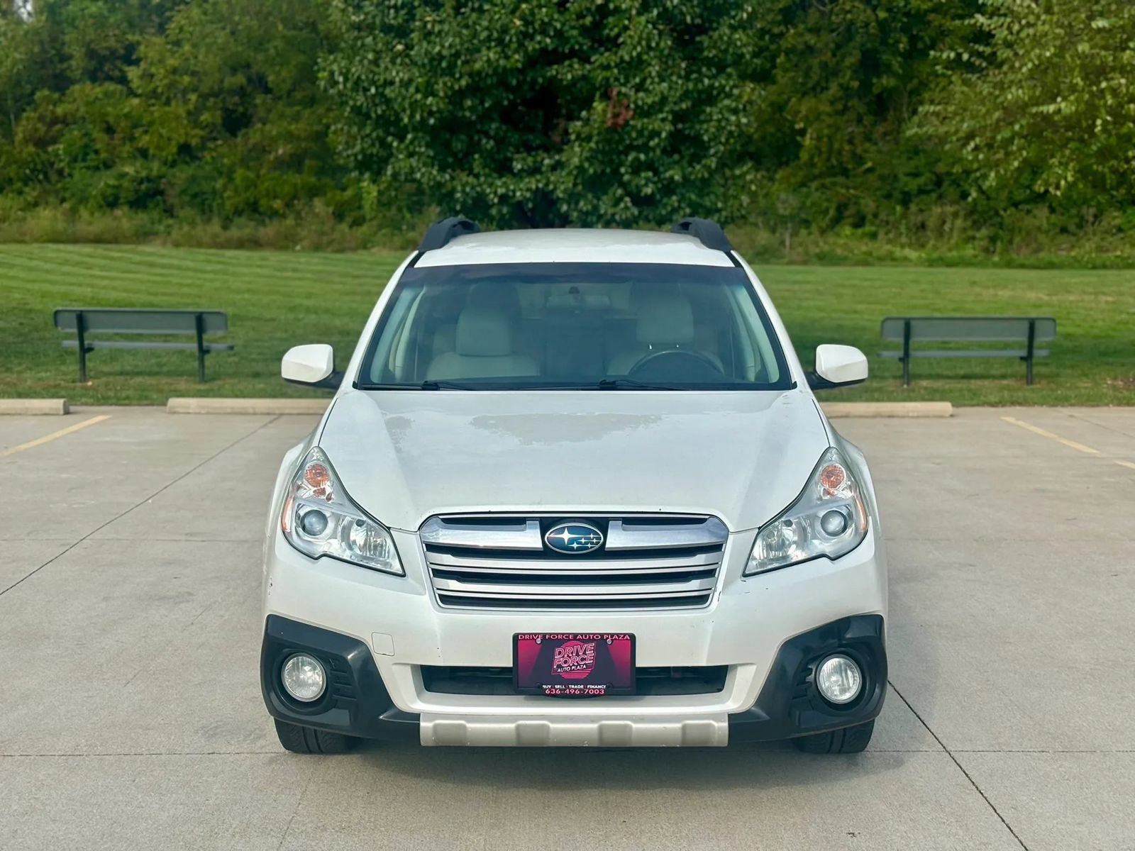 Used 2013 Subaru Outback 2.5i Limited AWD/4WD image 2