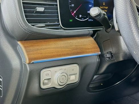 Used 2024 Mercedes-Benz GLS 450 4MATIC image 10