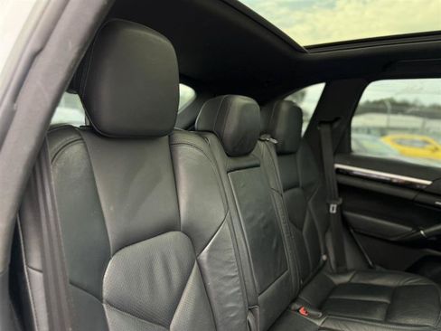 Used 2016 Porsche Cayenne S AWD/4WD image 26
