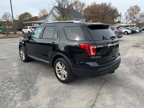 Used 2016 Ford Explorer XLT w/ Equipment Group 202A image 3
