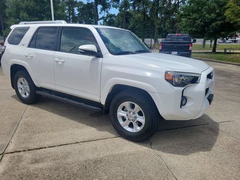 Used 2017 Toyota 4Runner SR5 Premium RWD image 9