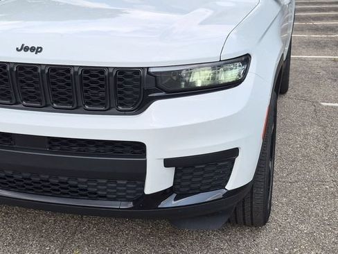 Used 2021 Jeep Grand Cherokee L Laredo AWD/4WD image 9