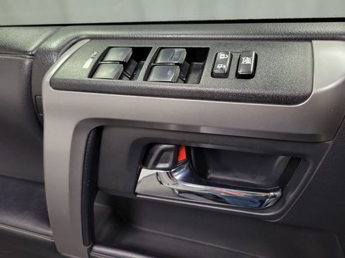 Used 2020 Toyota 4Runner SR5 image 18