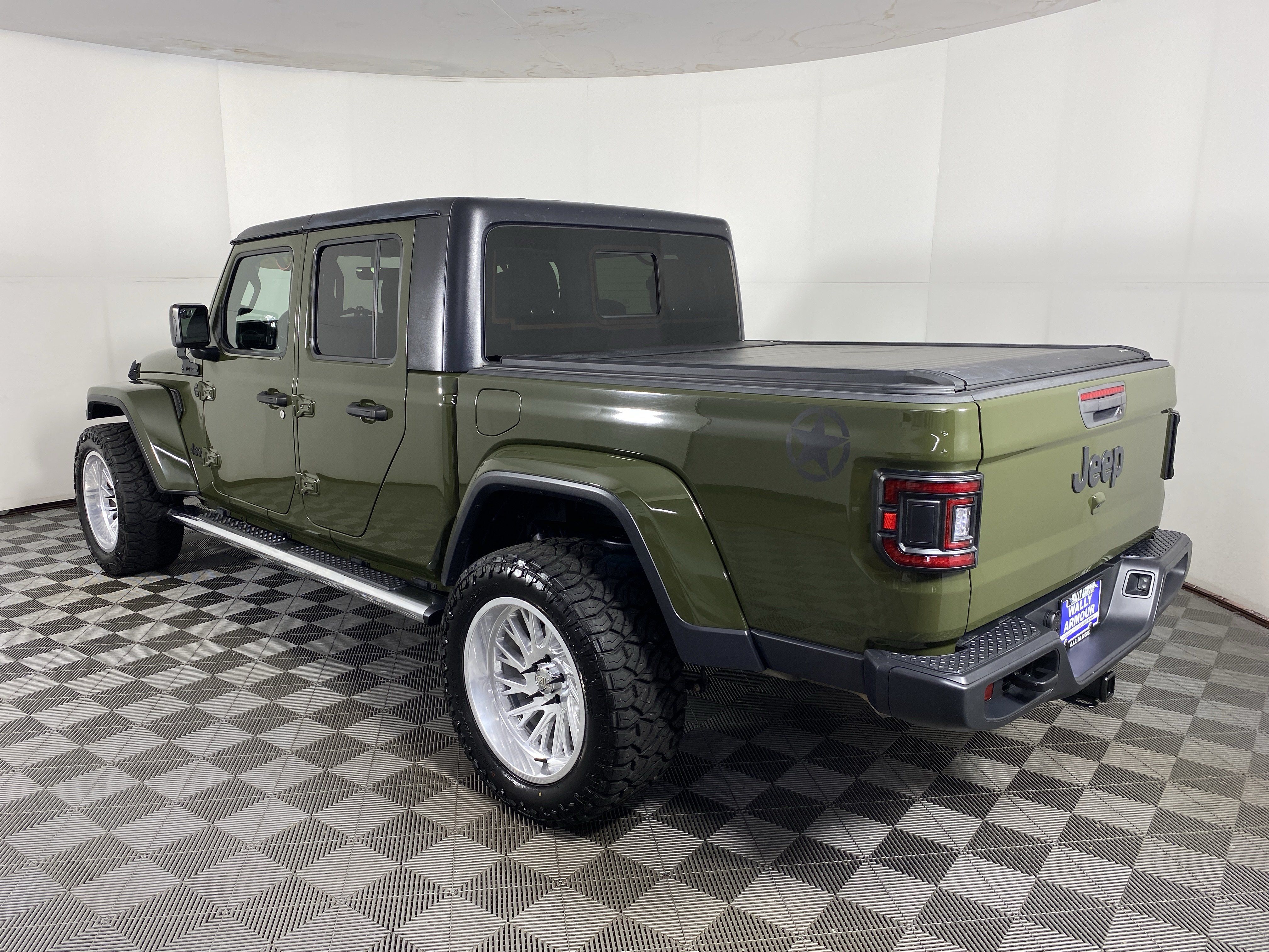 Used 2022 Jeep Gladiator Sport AWD/4WD image 9