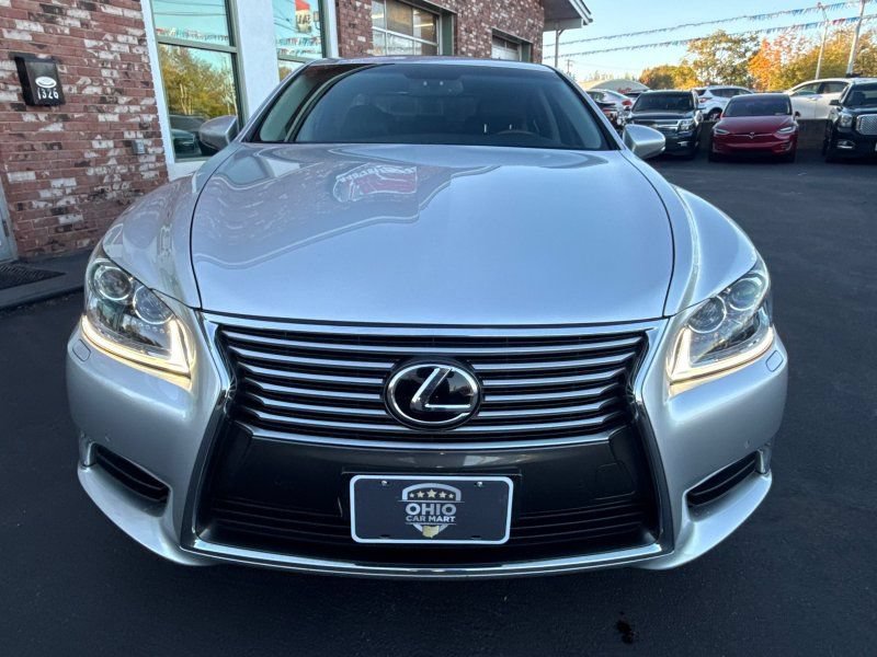 Used 2013 Lexus LS 460 AWD w/ Comfort Pkg image 2