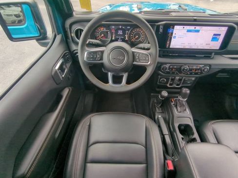 Used 2024 Jeep Wrangler Unlimited Sahara w/ Technology Group AWD/4WD image 18