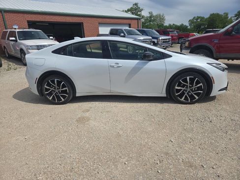 Used 2023 Toyota Prius Prime FWD image 2
