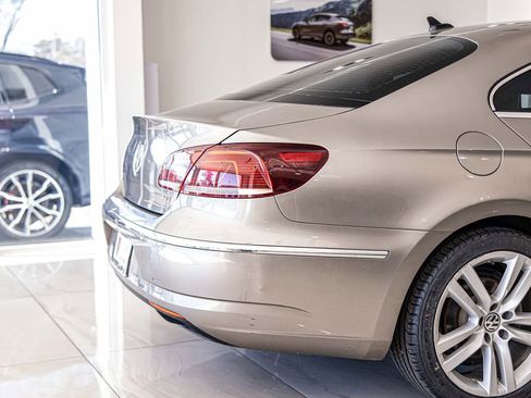 Used 2014 Volkswagen CC Executive image 12