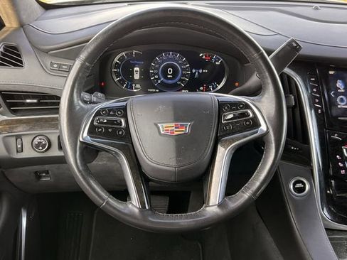 Used 2020 Cadillac Escalade ESV Platinum image 11