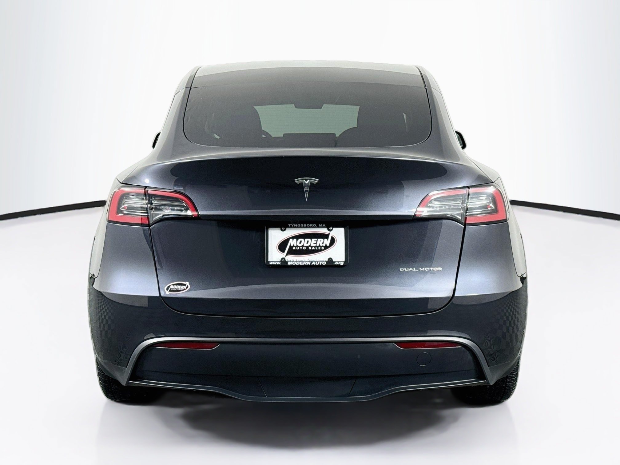 Used 2024 Tesla Model Y Long Range AWD/4WD image 14